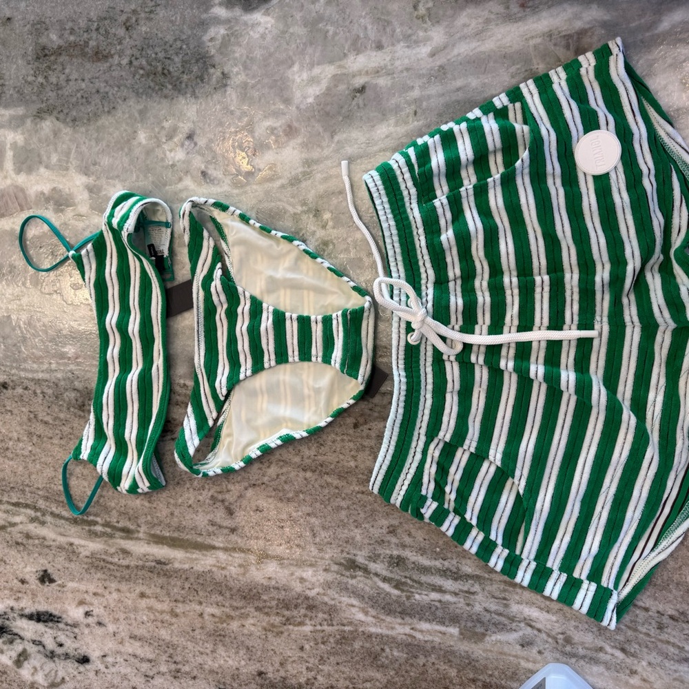 TRIANGL Green and White Striped set